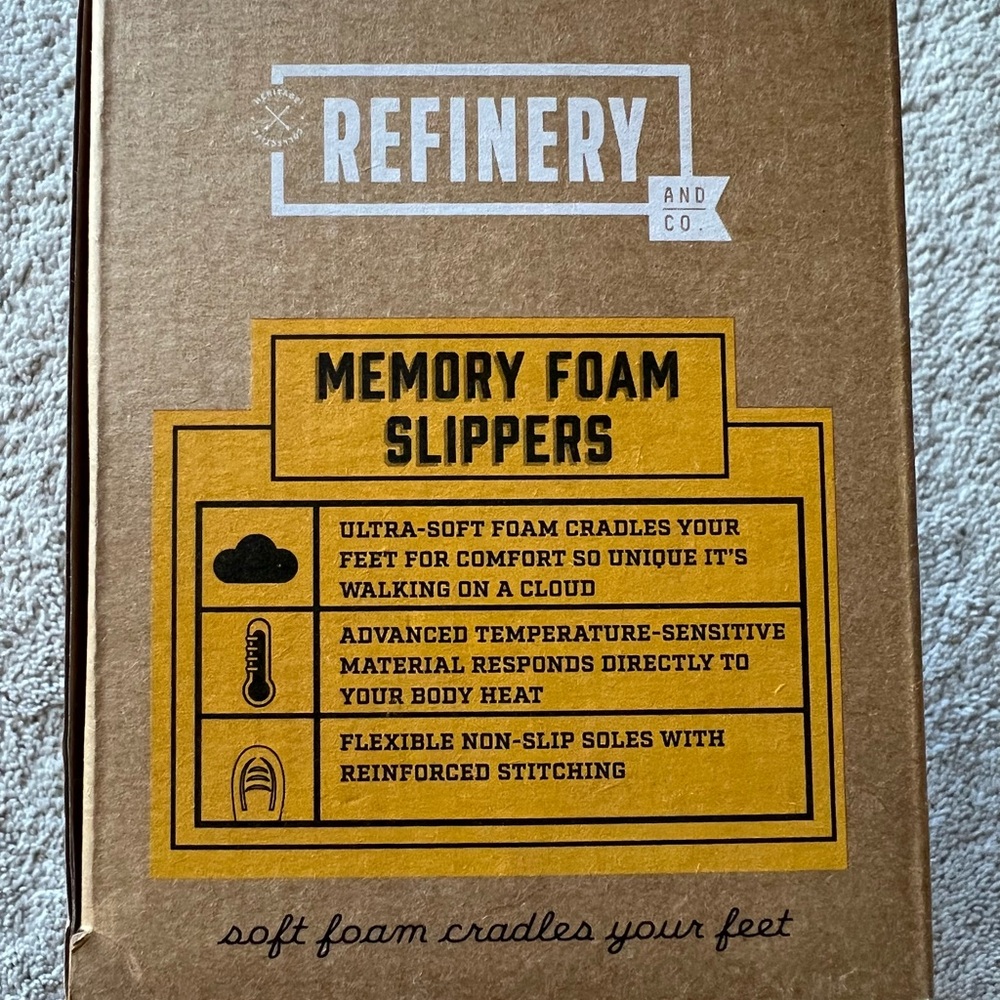 NWT Refinery Memory Foam Slippers